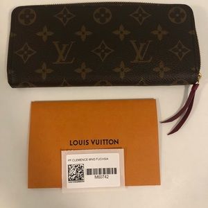 LV ORIGINAL PRICE TO SELL Clémence wallet. Fuchsia Color.